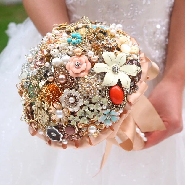 un boquet pour un mariage composé de bijoux il n'y a pas de fleurs