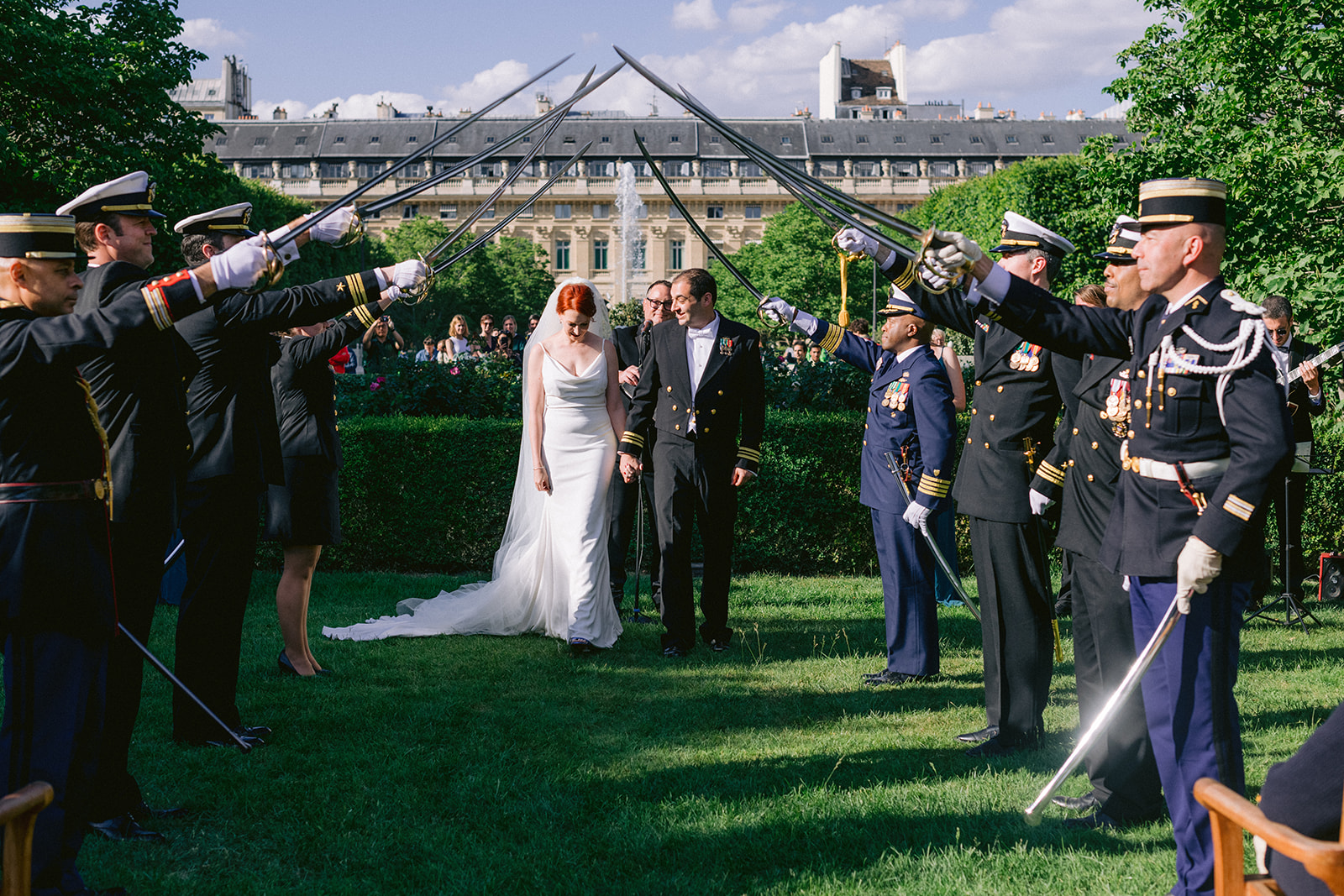 Neige artificielle biodégradable lancée lors d’un mariage d’hiver.